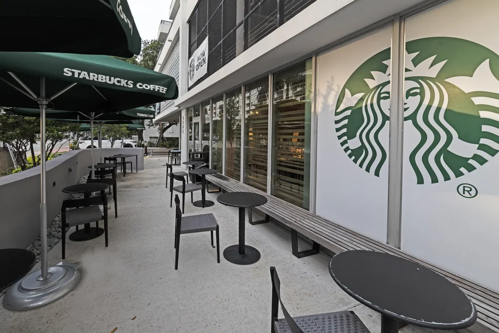 StarbucksMiamiBeach2A
